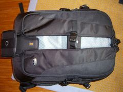 Lowepro Vertex 200 AW - vorn