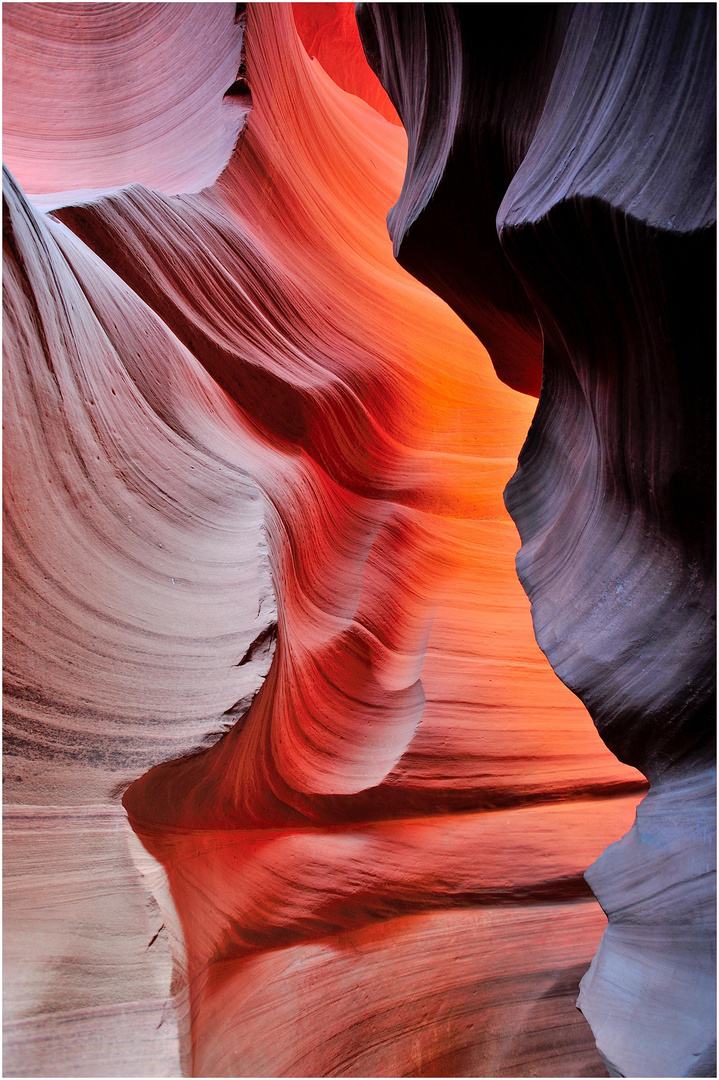 LOWER ANTELOPE CANYON