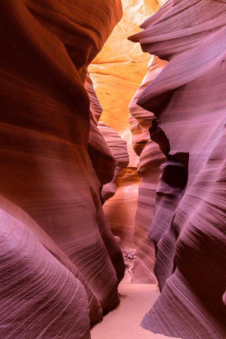 Lower Antelope Canyon (Page, Arizona, USA)