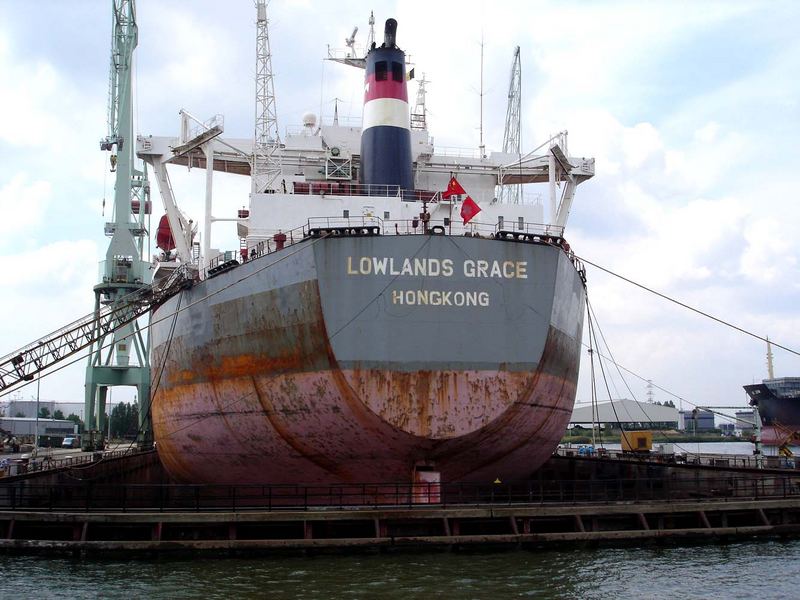 Lowlands - Schiff im Trockendock