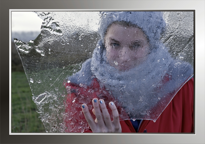 "L`s" eiskalter Blick