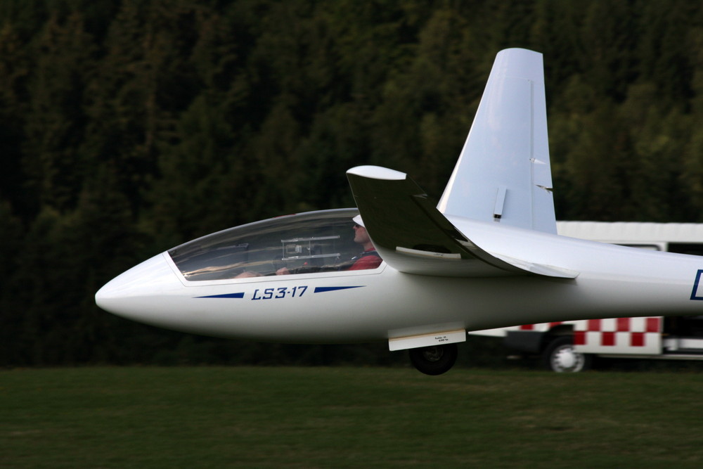 Ls3 im Anflug auf die Ithwiesen