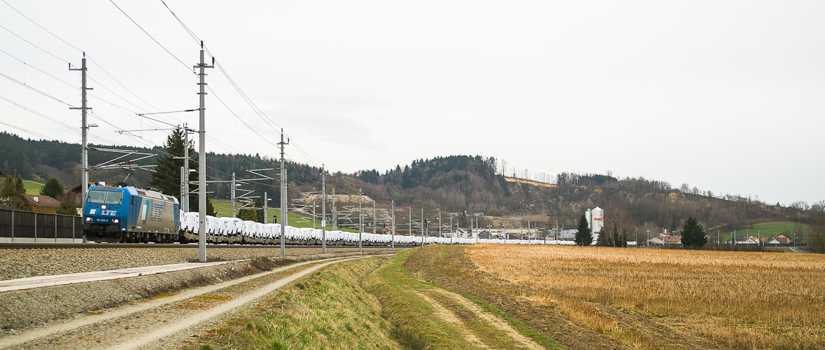 LTE-Lok 185 529 mit G-Klasse