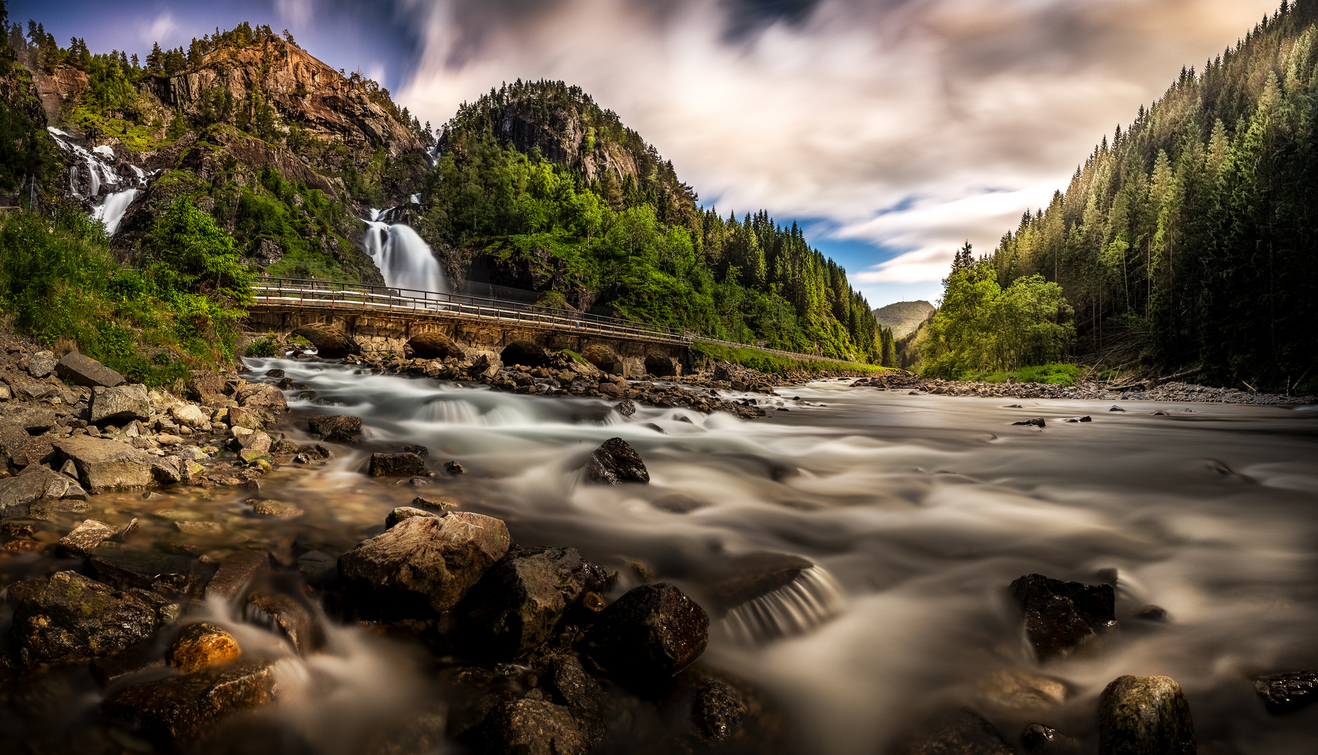 Låtefossen Wasserfall