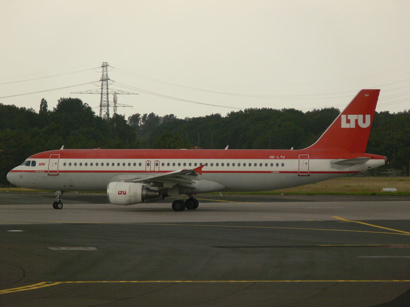 LTU Austria Airbus A320-214 Kennung OE-LTU
