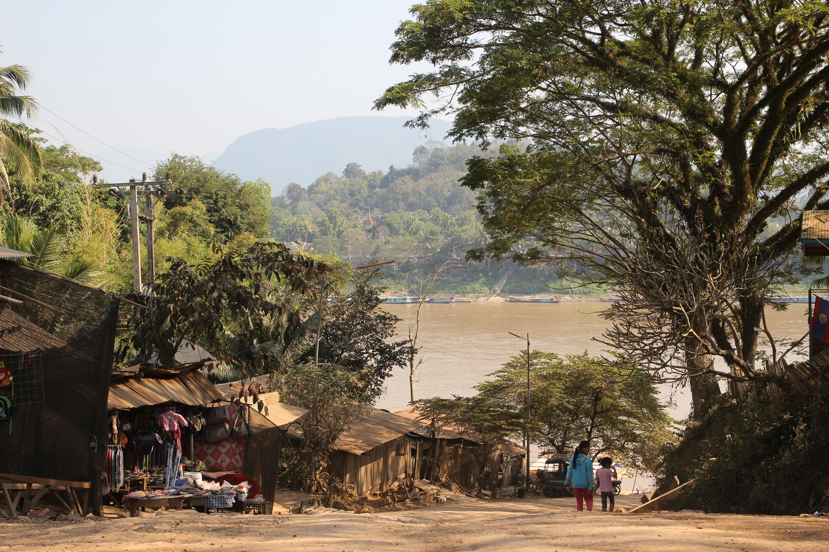 Luang Prabang - am anderen Ufer des Mekong (1)