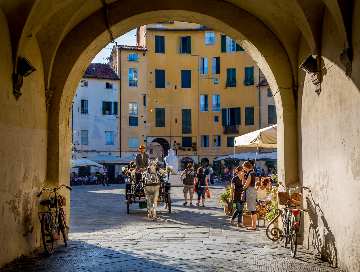 Lucca Liazza Della'Anfiteatro