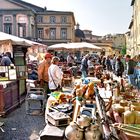 Lucca    mercato delle pulci