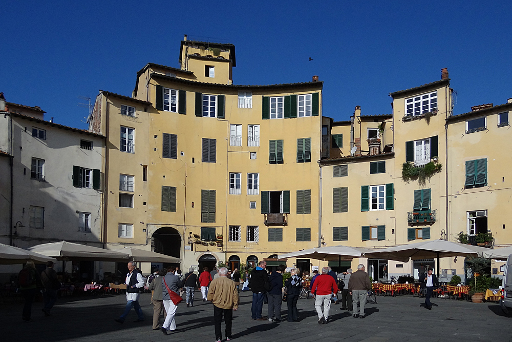 Lucca - Piazza Anfiteatro