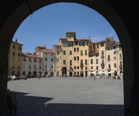 Lucca - Piazza del Mercato