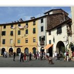 Lucca - Piazza dell' Anfiteatro