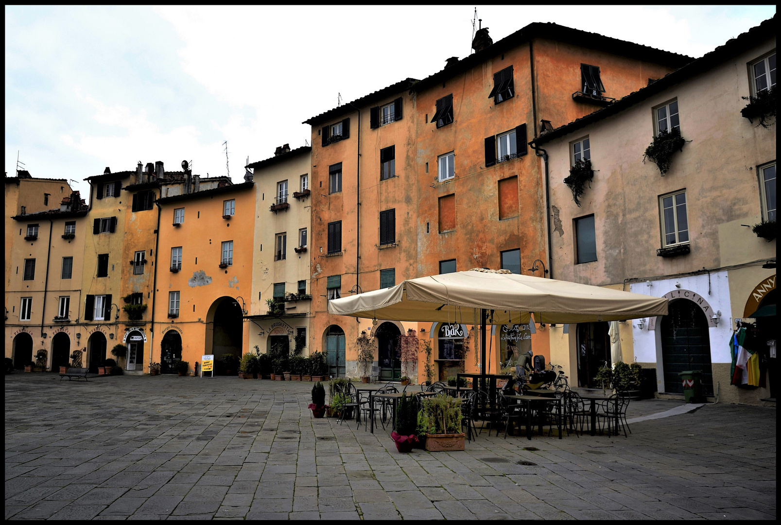 Lucca - Piazza dell'Anfiteatro