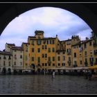 Lucca - piazza dell'anfiteatro