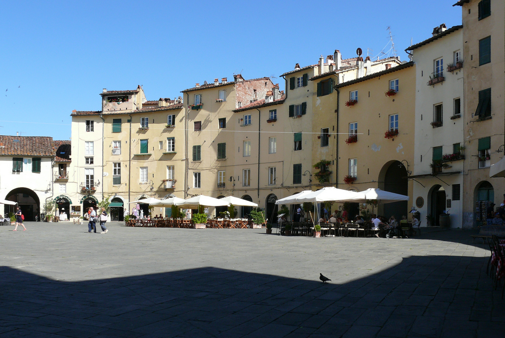 Lucca (Toskana) - Piazza del Anfiteatro