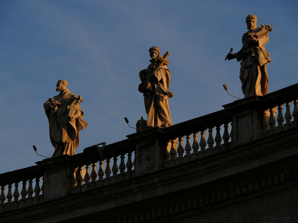 LUCE DORATA SUL COLONNATO