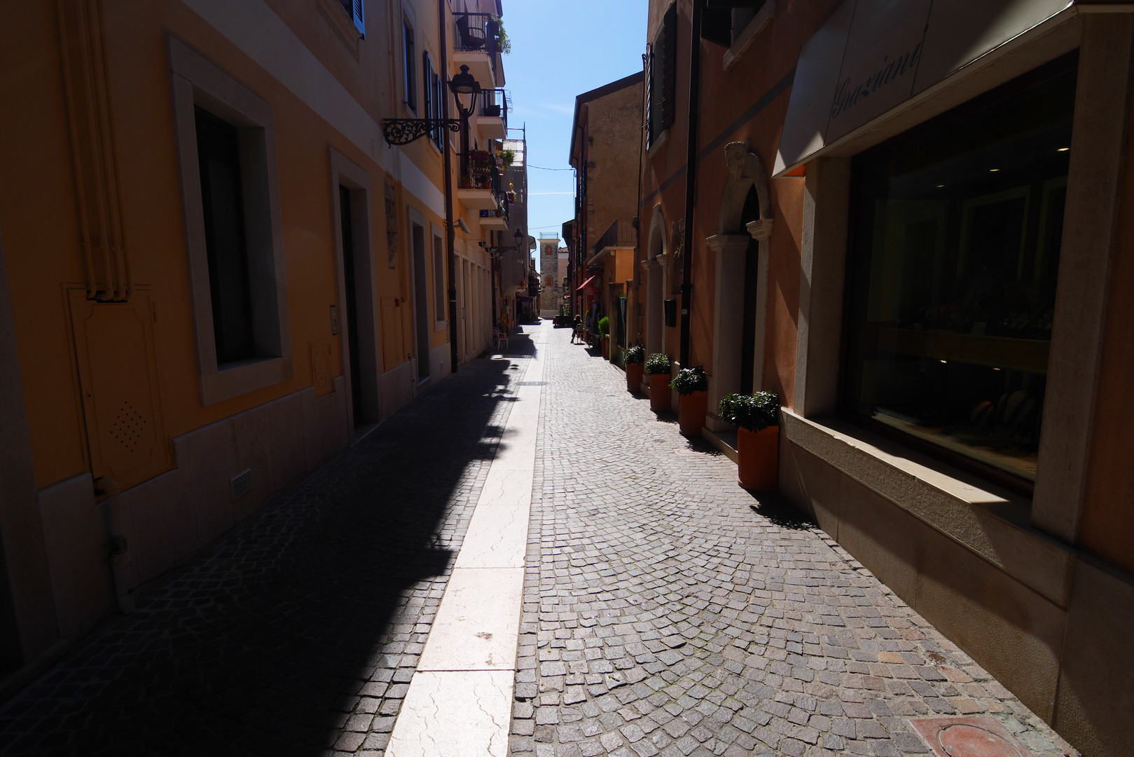 Luce Italiana a mezzogiorno