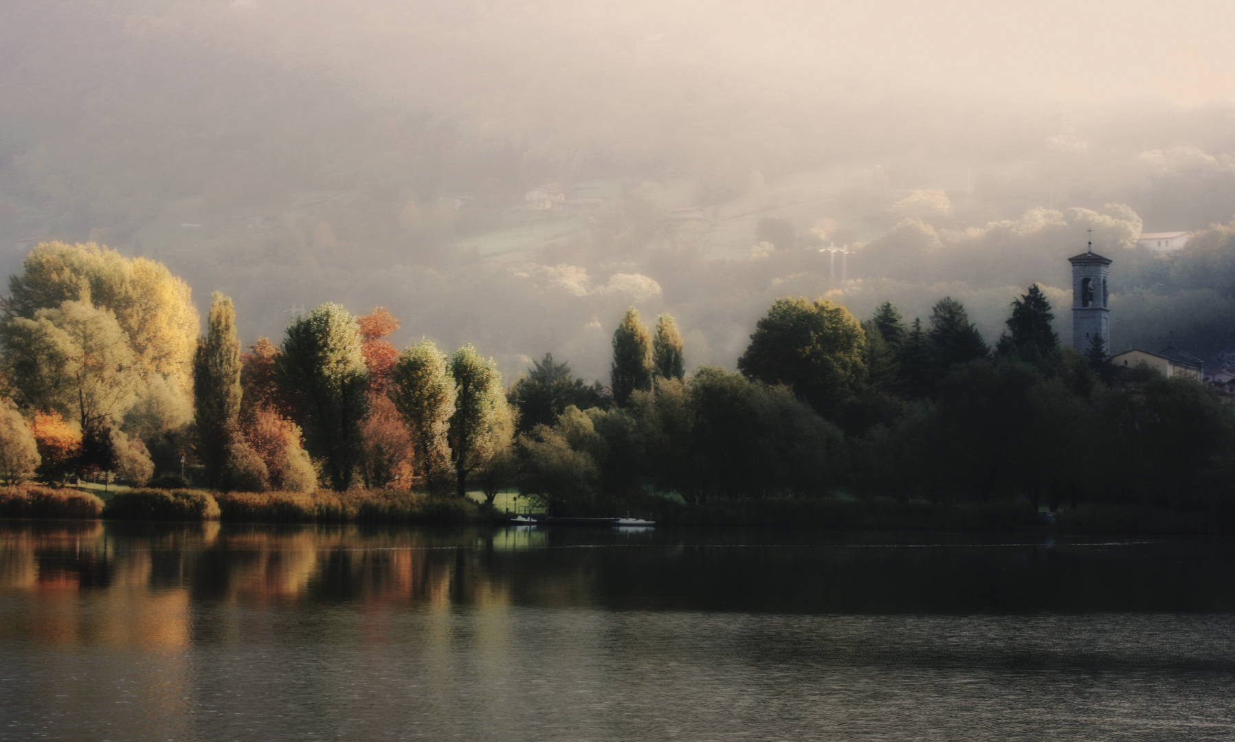 Luce soffusa Foto % Immagini paesaggi, laghi e fiumi, natura Foto su  fotocommunity