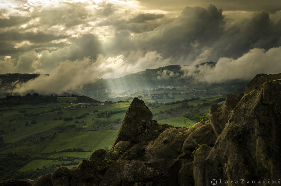 luce sui sassi di Rocca