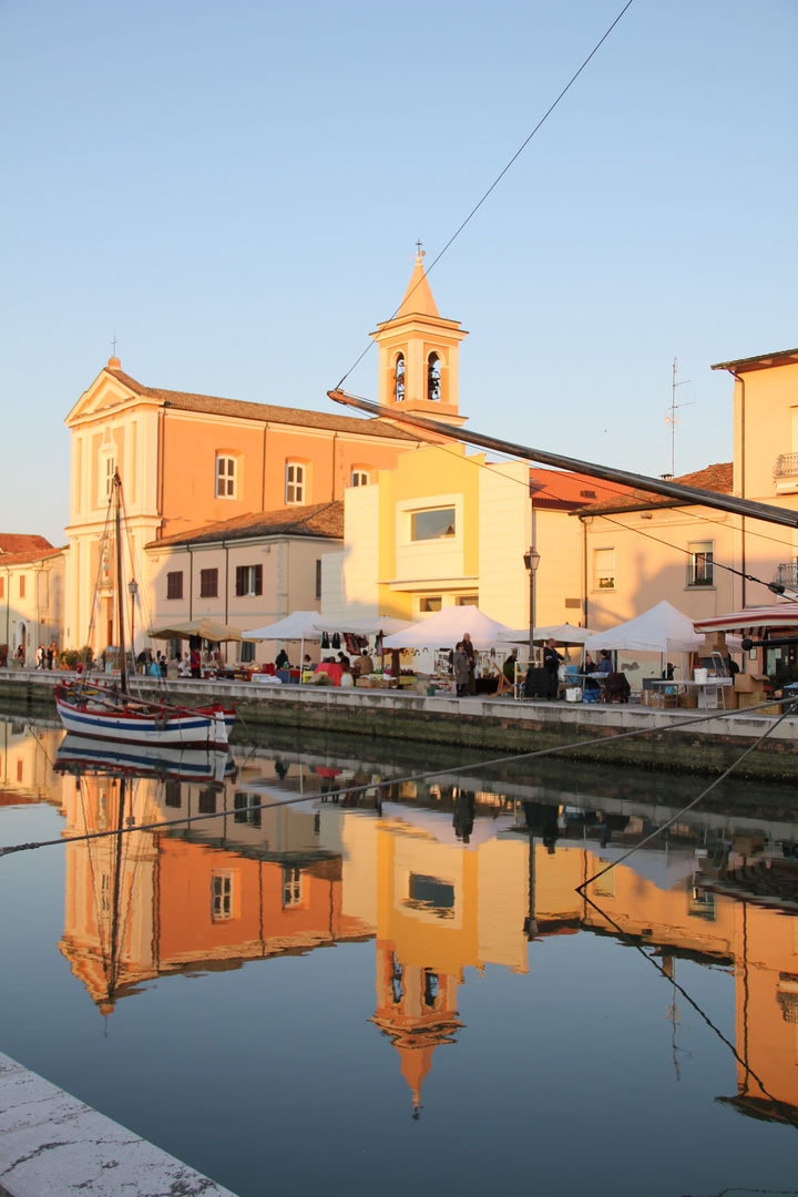 Luce tra gli elementi