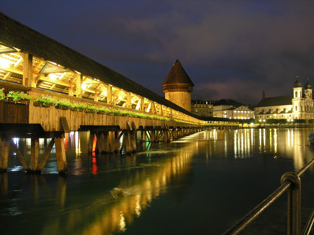 Lucerna by night