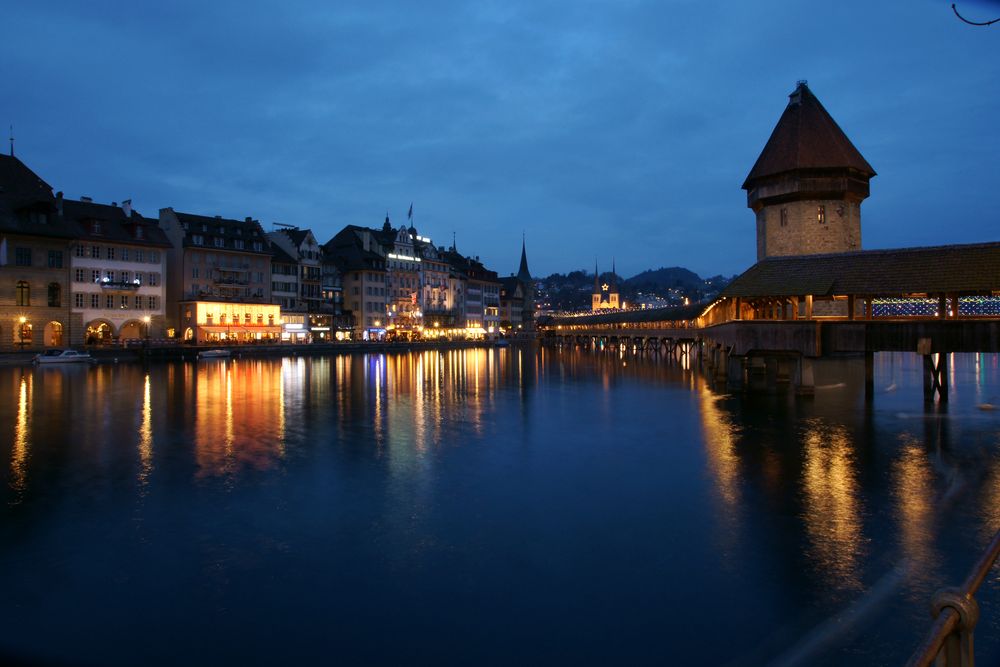 Lucerne by night 2v10