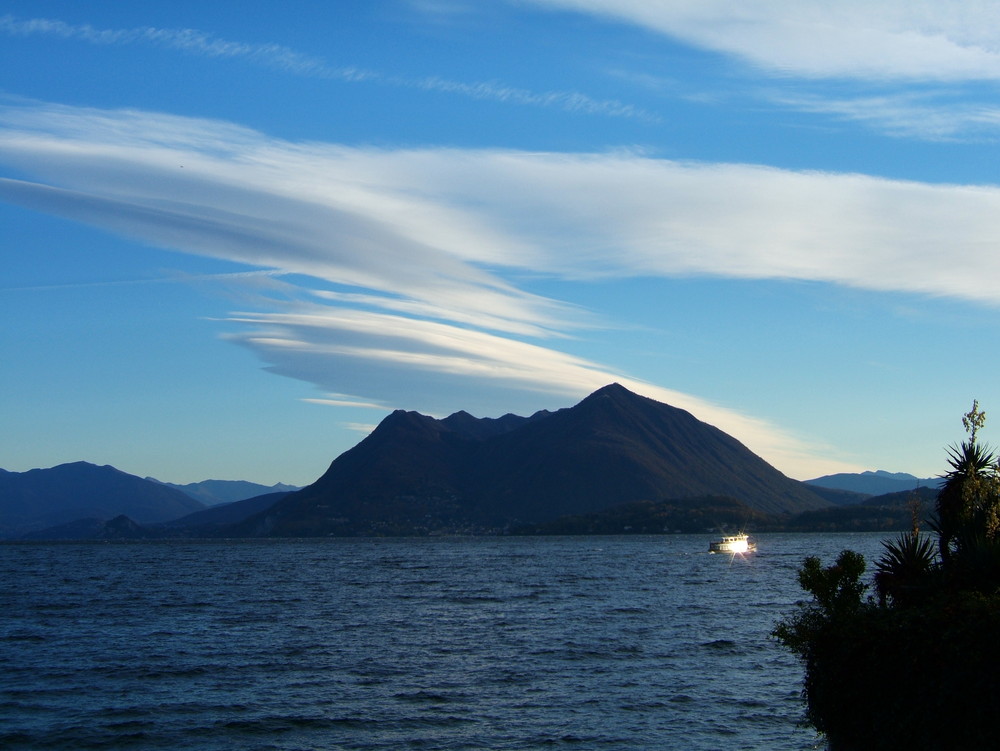 luci e ombre sul lago