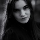 Lucie b/w