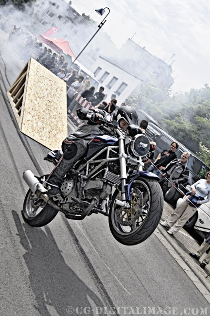 "Lucky" Stuntshow auf der Motoregio