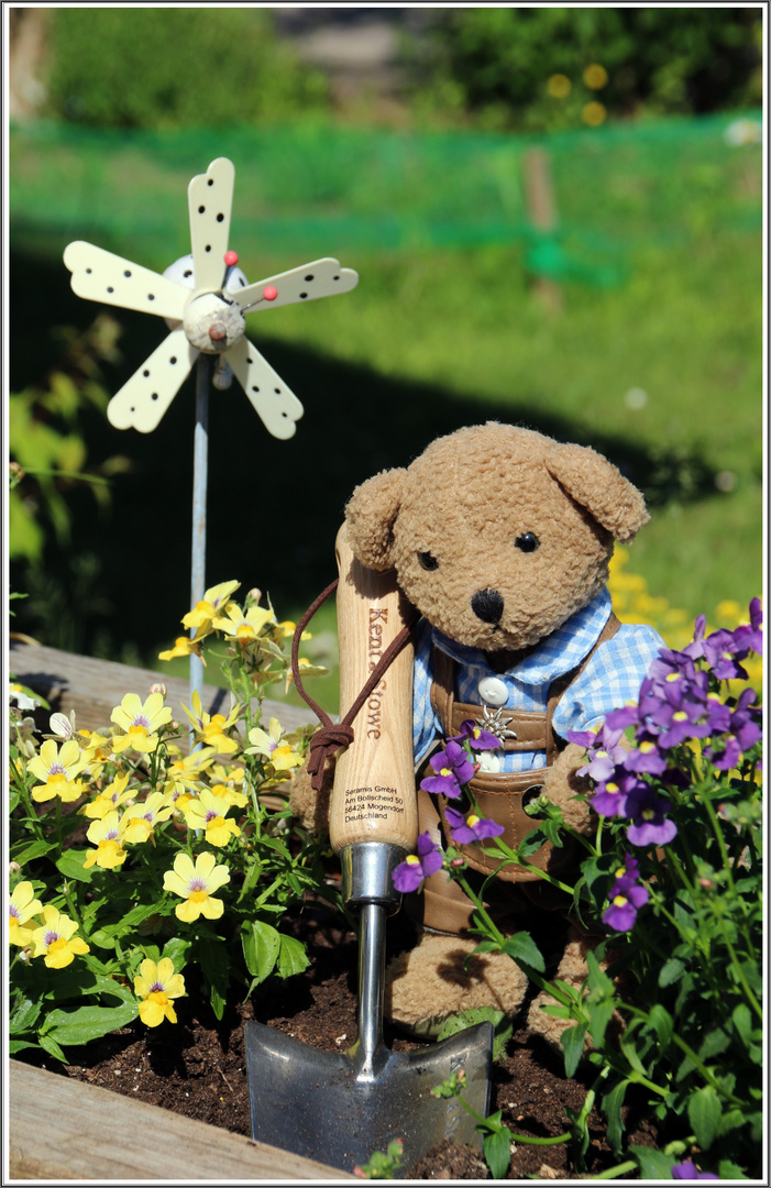 Ludwig bei der Gartenarbeit