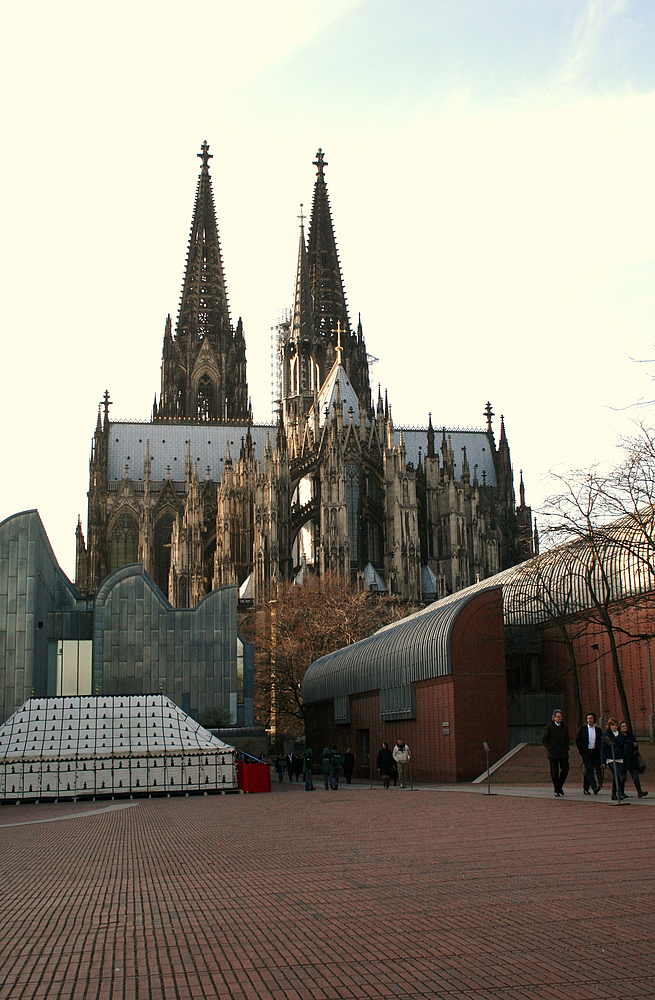 Ludwig Musem und Kölner Dom vom Rheinufer aus fotografiert (29.11.2011) (5)