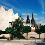 Ludwig Museum und Kölner Dom morgens um 7.00 Uhr (Querformat)