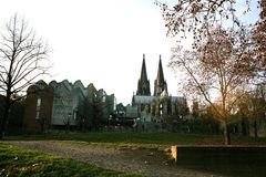 Ludwig Museum und Kölner Dom vom Rheinufer aus fotografiert (29.11.2011)