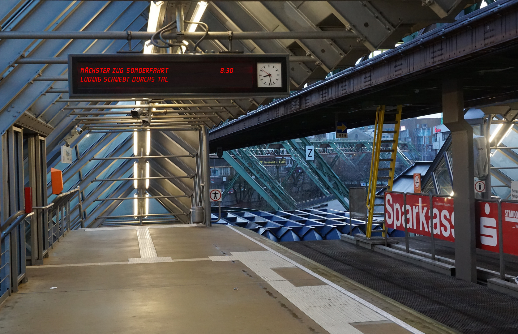 Ludwig reist um die Welt / Heute mit der Schwebebahn