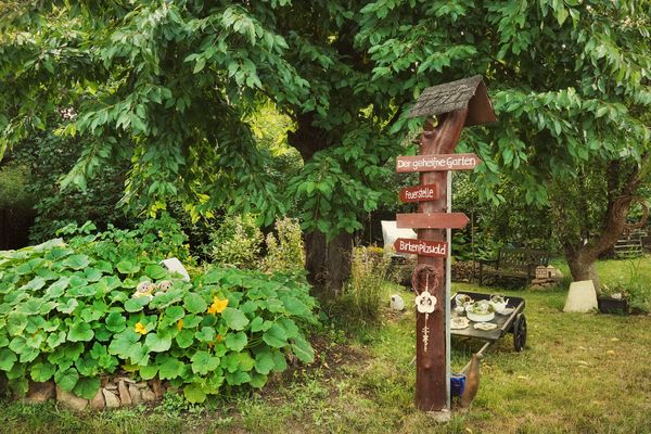 Ludwig und Luise besuchen den geheimen Garten ....