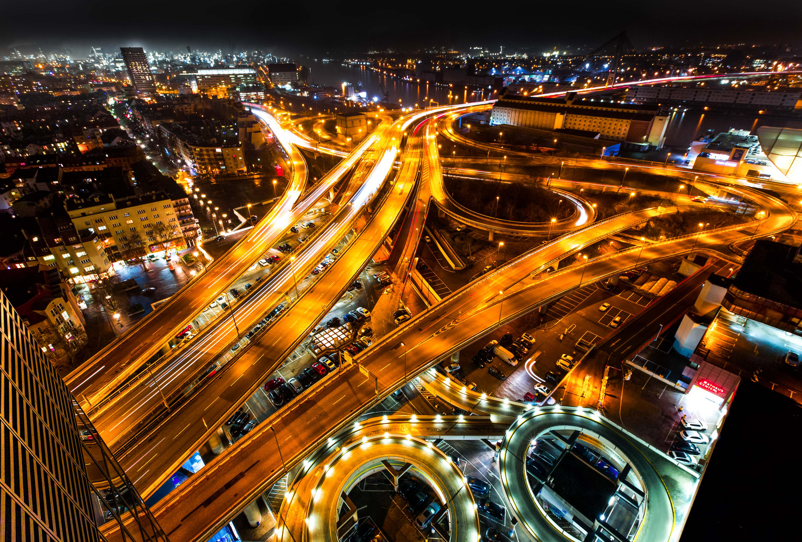 Ludwigshafen Am Rhein Hochstrasse Zur Rushhour Foto Bild City Nacht Urban Bilder Auf Fotocommunity