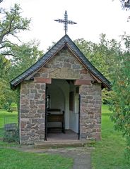 Ludwigskapelle im Park von Schloss Wolfsgarten