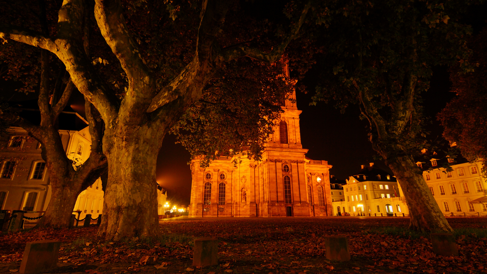 ludwigskirche bei nacht