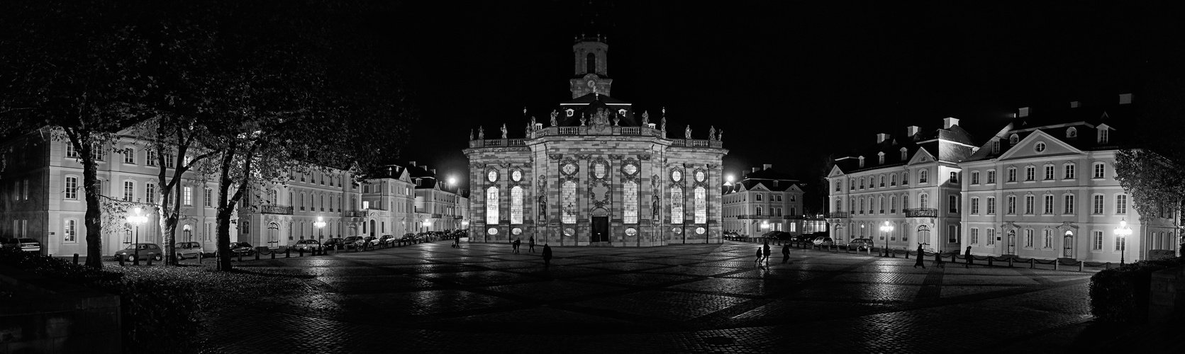 Ludwigskirche mit Ludwigsplatz am Reformationstag 2013