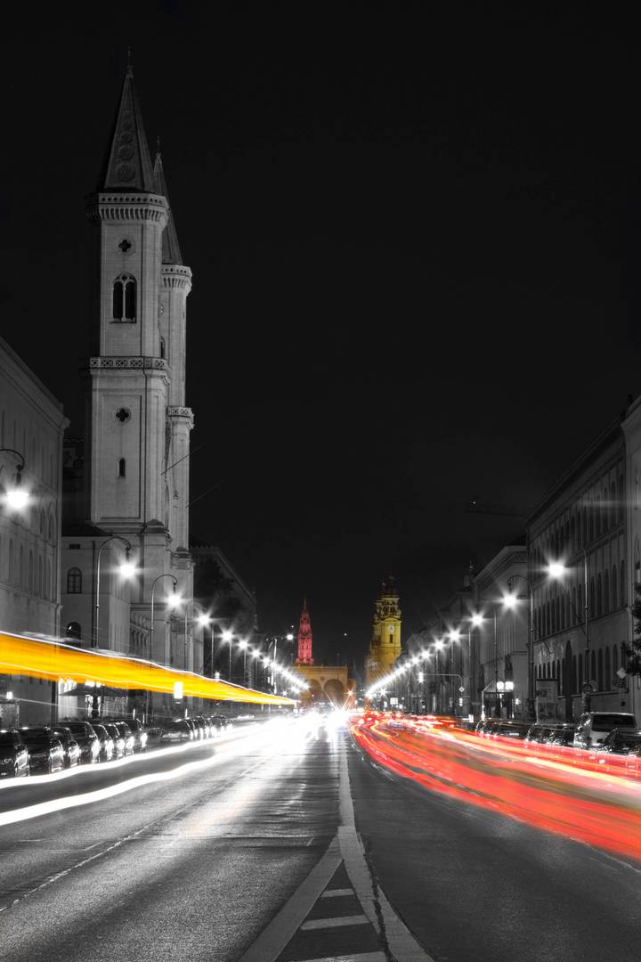 Ludwigsstraße bei Nacht