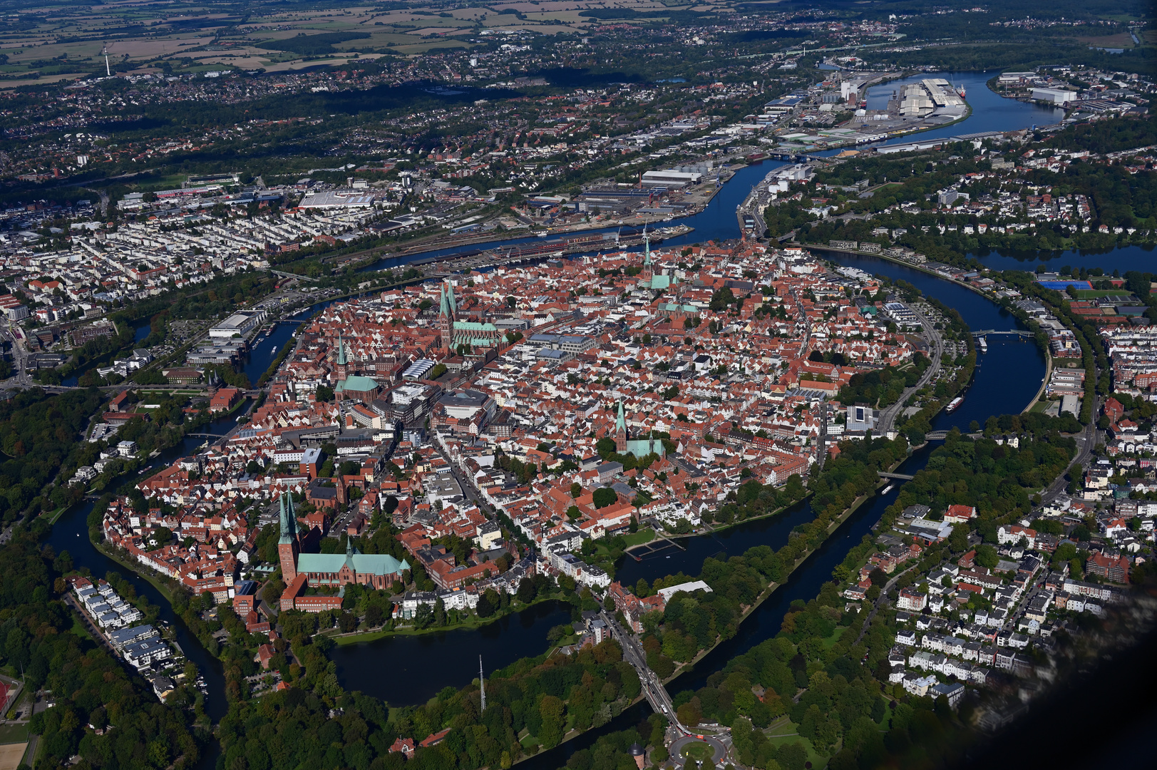 Lübeck - Altstadtinsel von Süden 2022