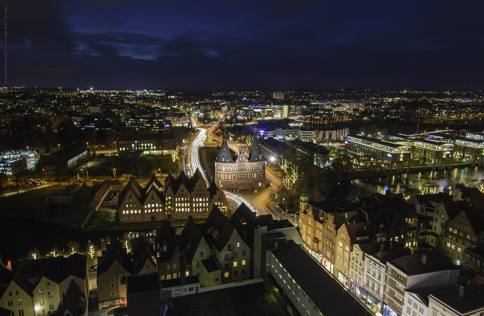 Lübeck bei Nacht.