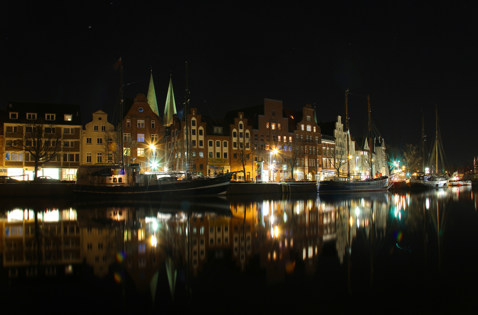 Lübeck bei Nacht 1