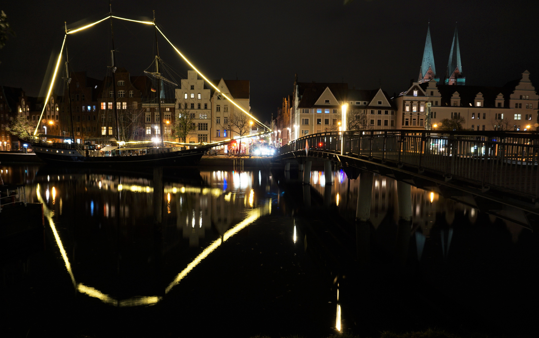 Lübeck bei Nacht