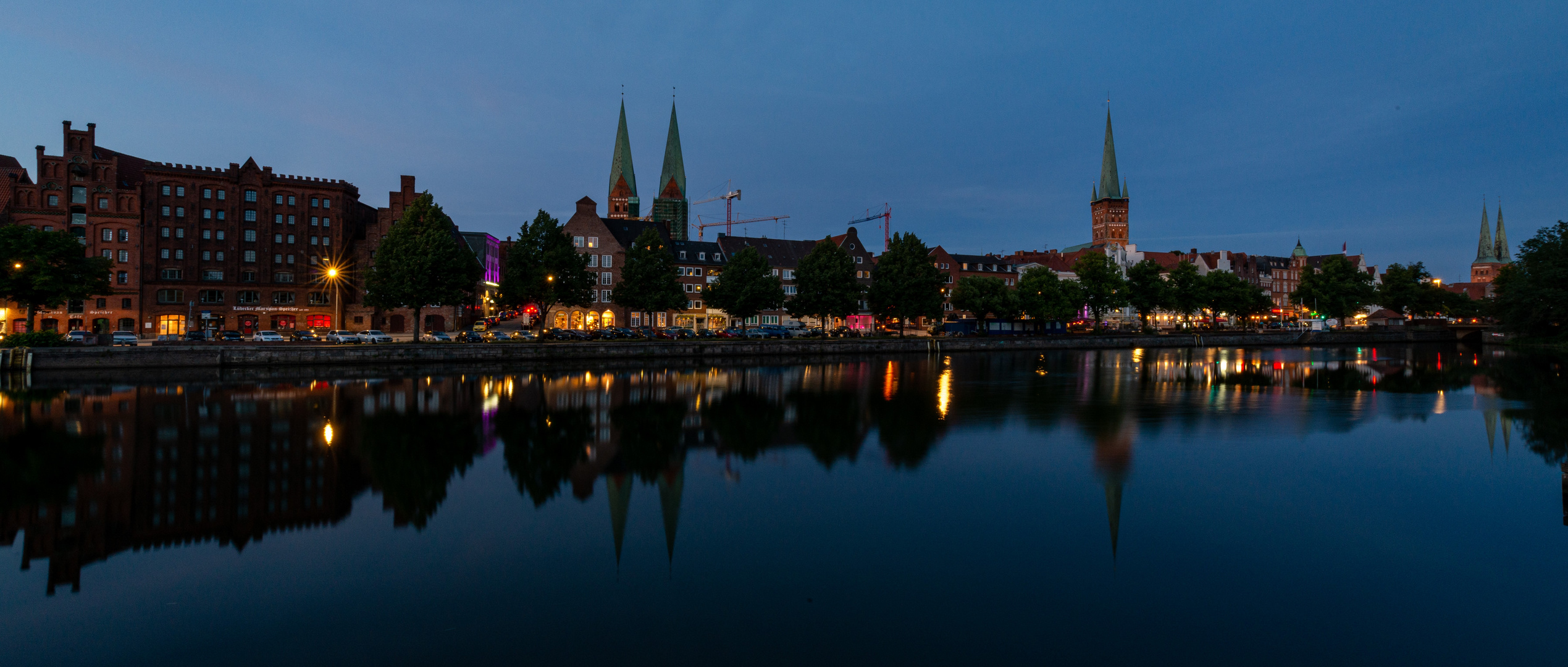 Lübeck bei Nacht