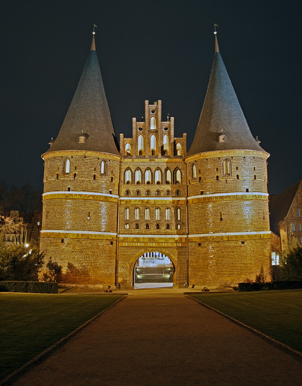 Lübeck bei Nacht, Holstentor