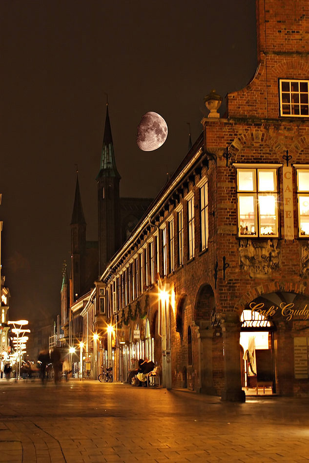 Lübeck - Gasse vorm Rathaus