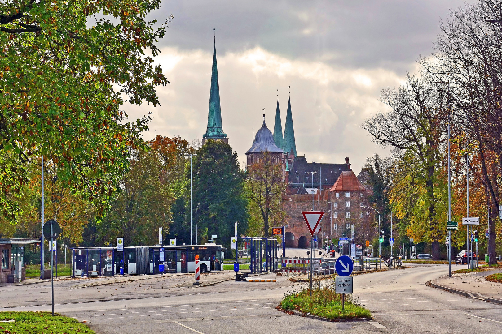 Lübeck - Haltestelle Burgtor