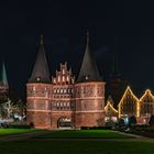 Lübeck - Holstentor in weihnachtlich