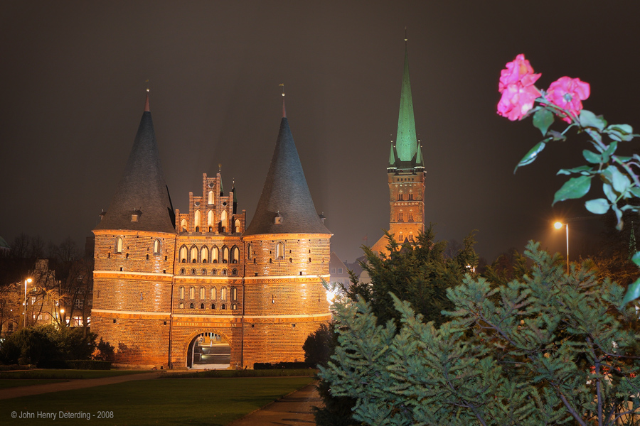 Lübeck . Holstentor . rosig