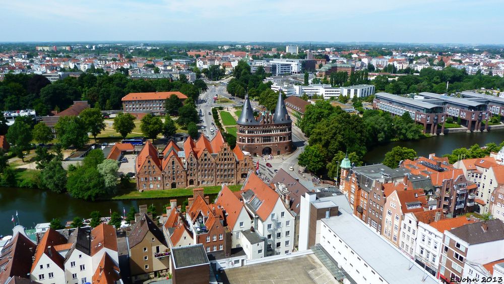 Lübeck, Holstentor und Salzspeicher